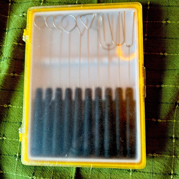 NWT 10 Brooches a Temper Chocolate Forks - Picture 1 of 3